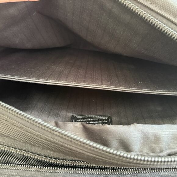 TUMI Alpha Black Laptop Bag Luggage - Picture 6 of 13